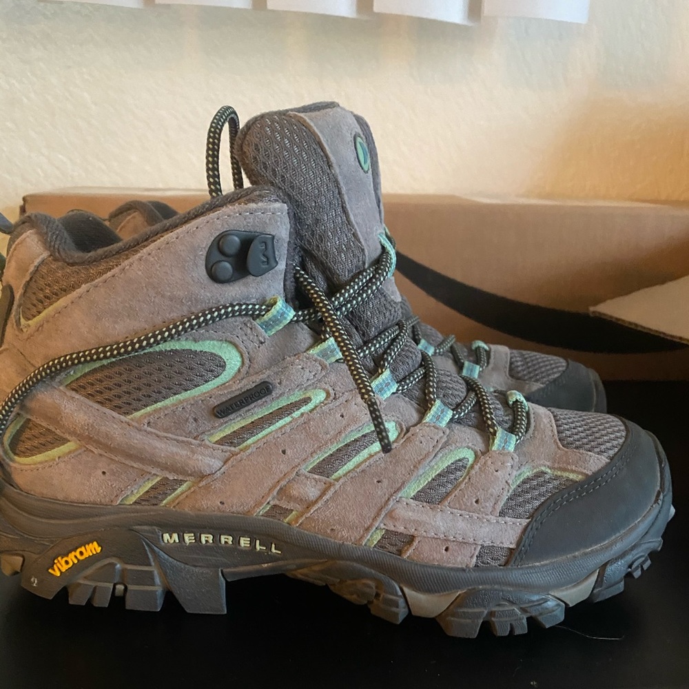 Merrell Moab 2 Mid Waterproof women’s hiking boots